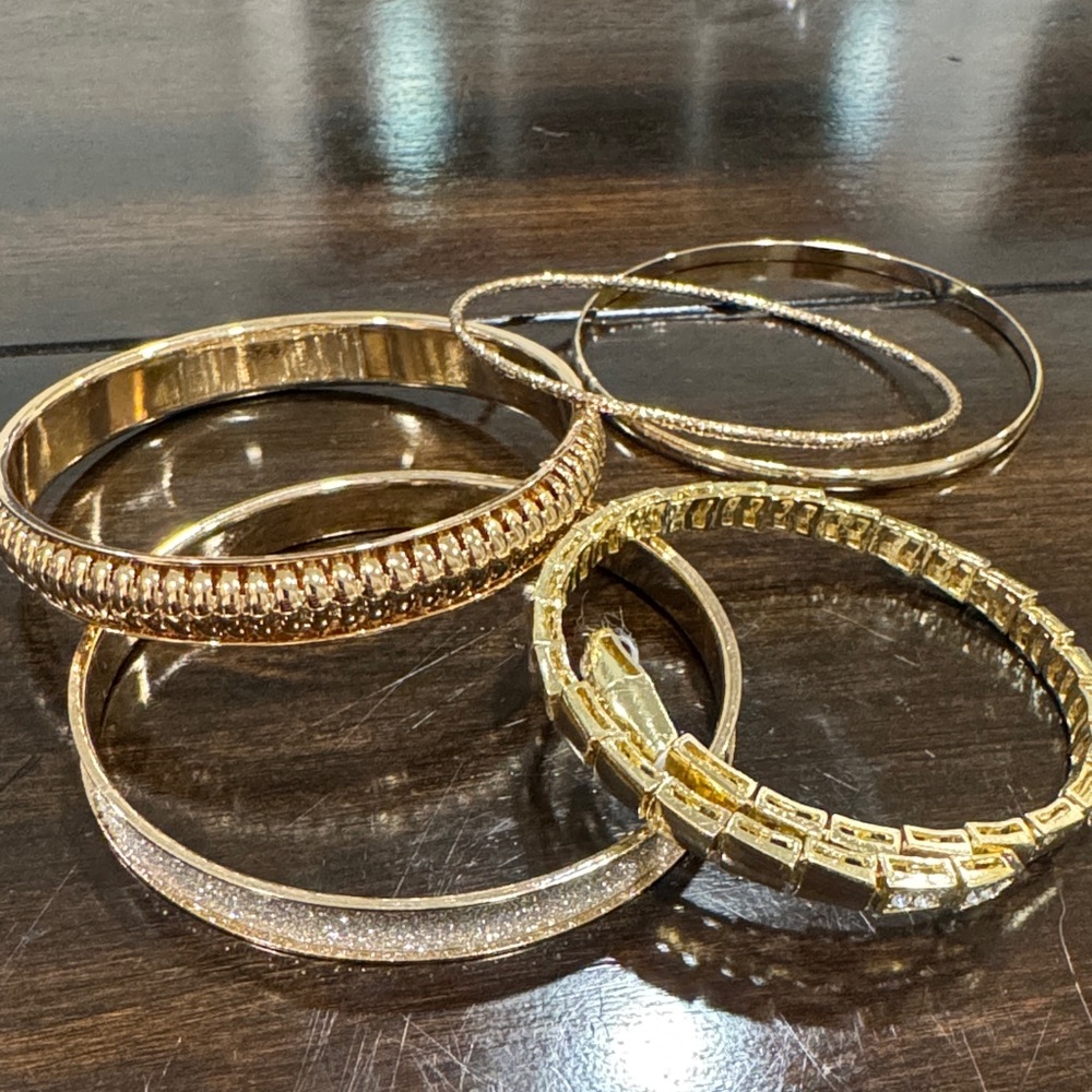 Chic Gold Bracelet Collection Nwot
